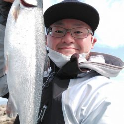 小島養魚場でトラウトサーモン狙い☆