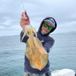 【スクイッドジャンキー】和歌山県田辺市「サウスカレント」ボートエギング！厳しい状況でこそ活躍するライブリーダートで執念の1本！