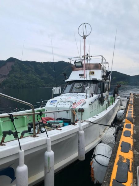 餌木蔵ベイトフェザーネオグローでキャスティングエギング！