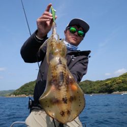【ボートエギング】スクイッドジャンキー・ライブリーダートで、シーズン初期の気難しい春イカが爆釣‼︎