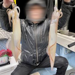 春イカ釣行で、40cmクラスのヤリイカ