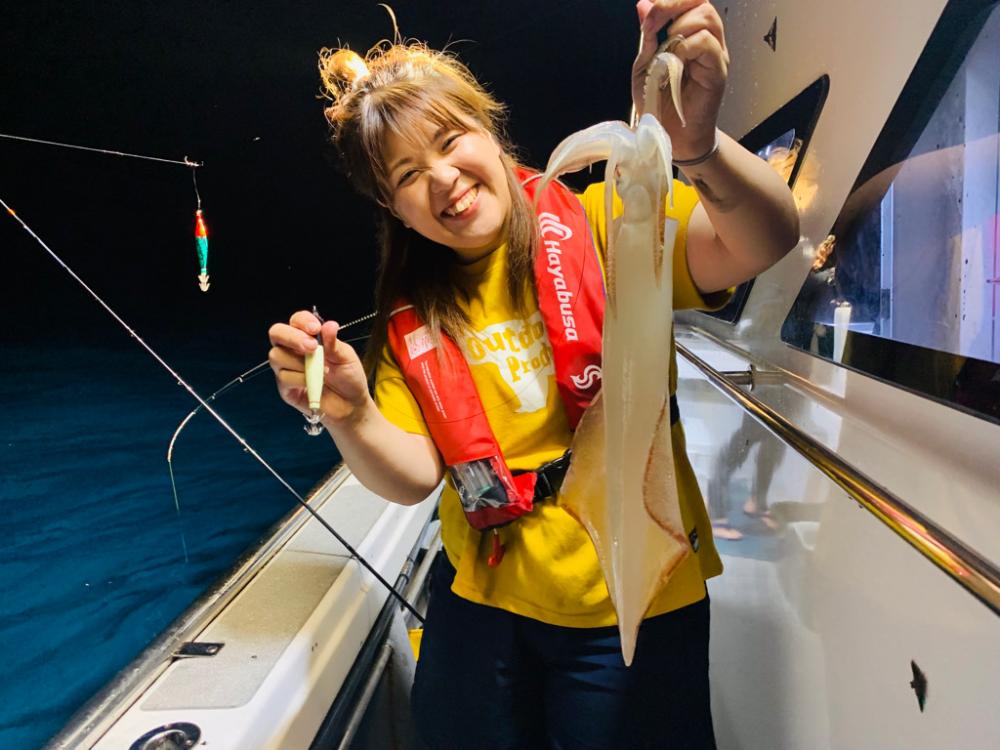 玄界灘で夜焚きイカメタル　良型連発