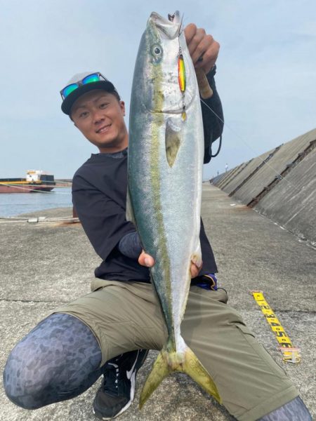 【ジャックアイ】武庫一はやっぱりマキマキ！青物襲来中の武庫一で、77.5㎝の良型メジロ捕獲‼︎