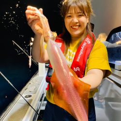 玄界灘で夜焚きイカメタル　良型連発