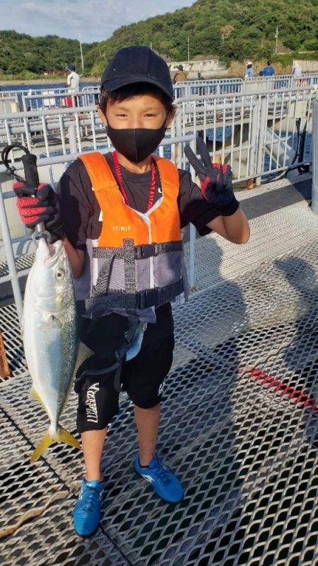 ハマチ釣れた‼️…