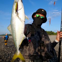 三重県・七里御浜で夏のサーフショアジギング!
