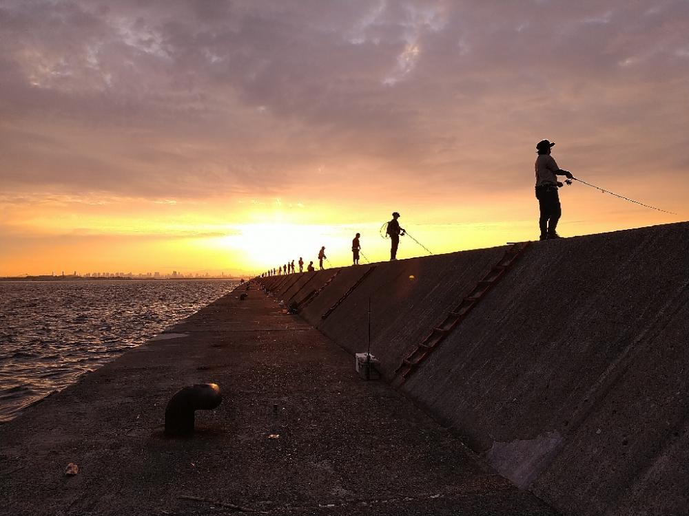ショアジギングと呑ませ釣りで