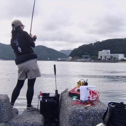 テトラ上からひとりフカセ