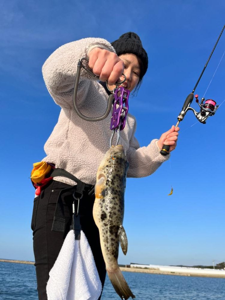 彼女が初めてのルアーフィッシング