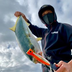 トップでメジロ２匹