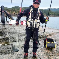 和歌山市江（吉丸渡船）で磯フカセ