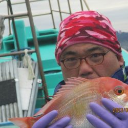 サバ　入れ食いクーラー満杯(^_-)-☆