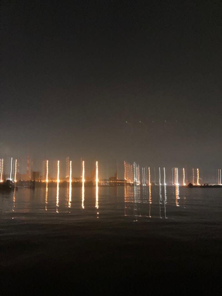 着水と同時にドカン！