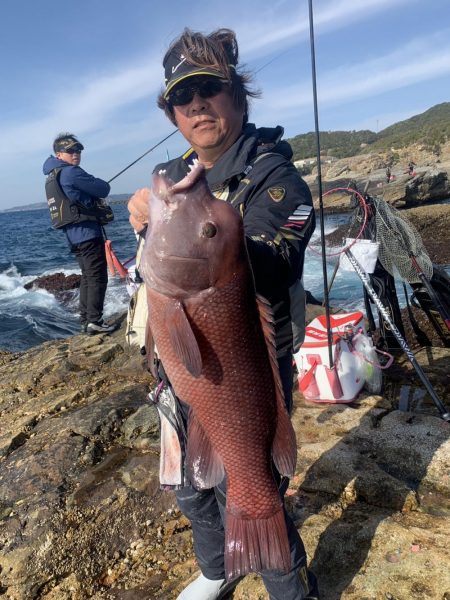 和歌山市江（吉丸渡船）の磯でグレ釣り