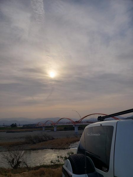 解禁です、サクラ居ませんが渓流は良いですね