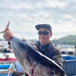 海の釣り堀海恵でクーラーフル満タン！
