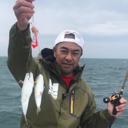 栄真丸カットウ釣り
