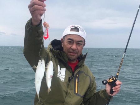 栄真丸カットウ釣り