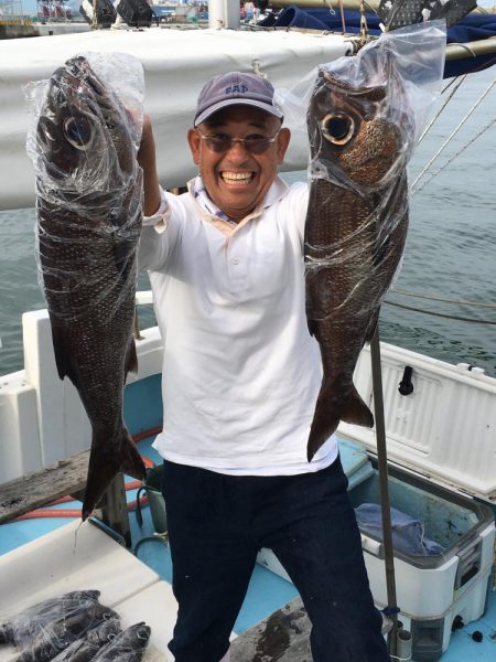 爆釣！　大ムツ　クロムツ釣り！　駿河湾　中…