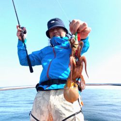 栄真丸のタコ釣り