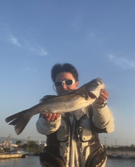 5月スタート　エビ撒き釣り　にて