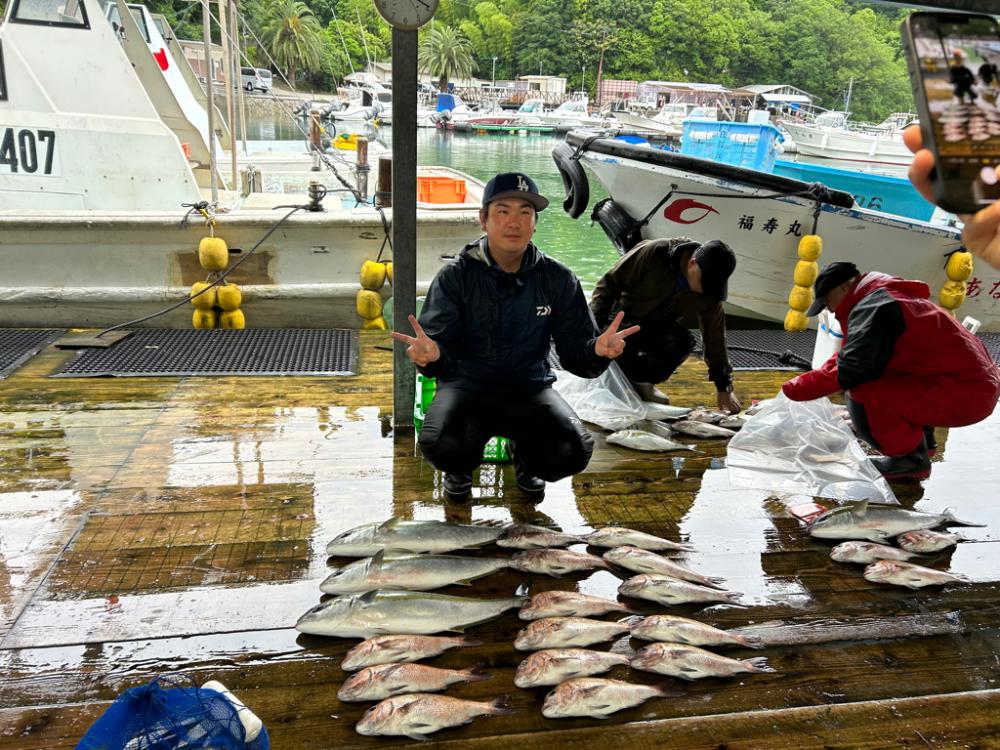 海上釣り堀 あなたに逢い鯛
