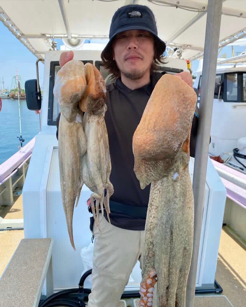 淡路室津のモンスタータコ