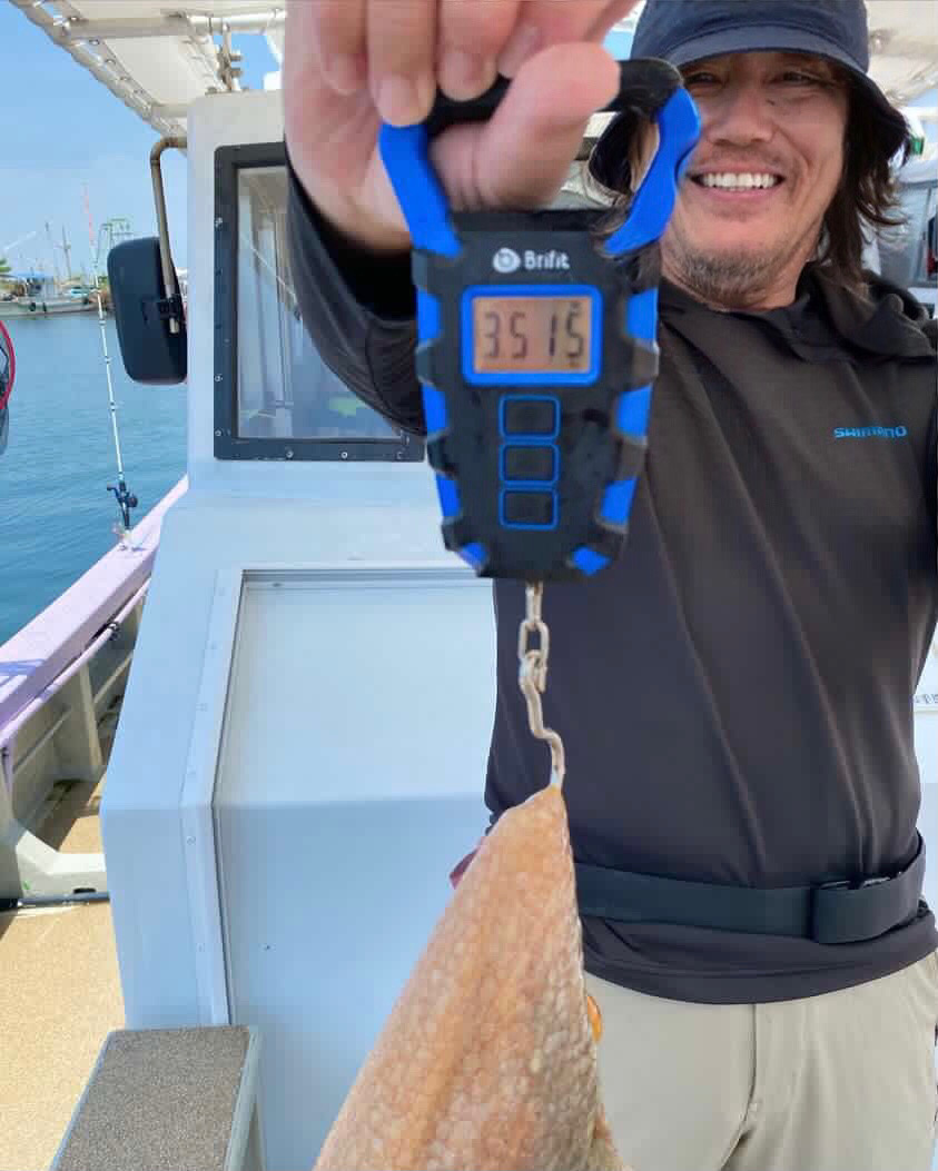 淡路室津のモンスタータコ