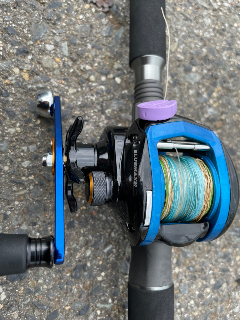 強風の中のタコ釣り