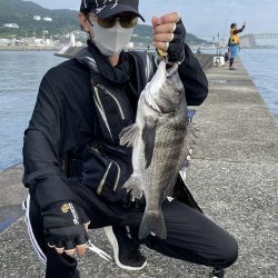 岩屋でフカセ釣り