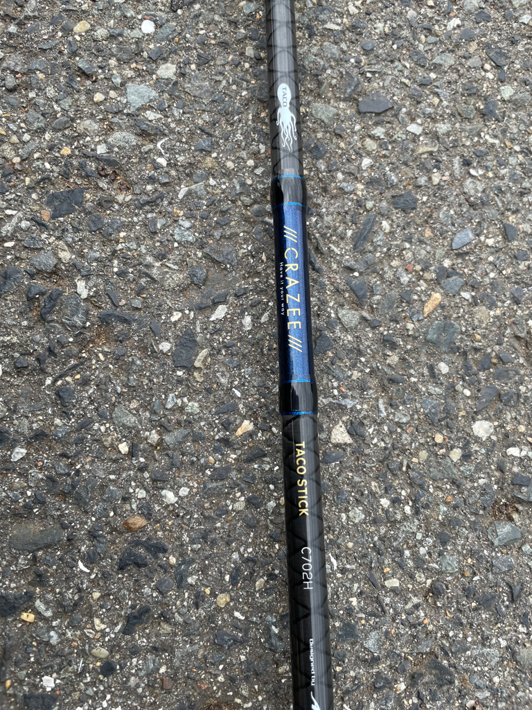 強風の中のタコ釣り