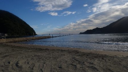 秋を感じる波のうねり