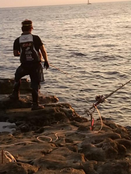 和歌山市江（吉丸渡船）で磯夜釣り