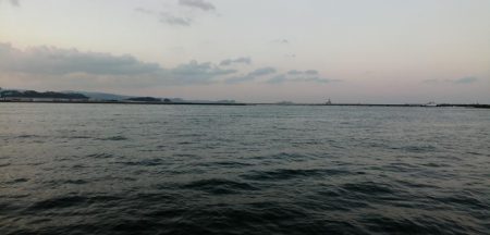 渋い、、、一方釣れたら良型。