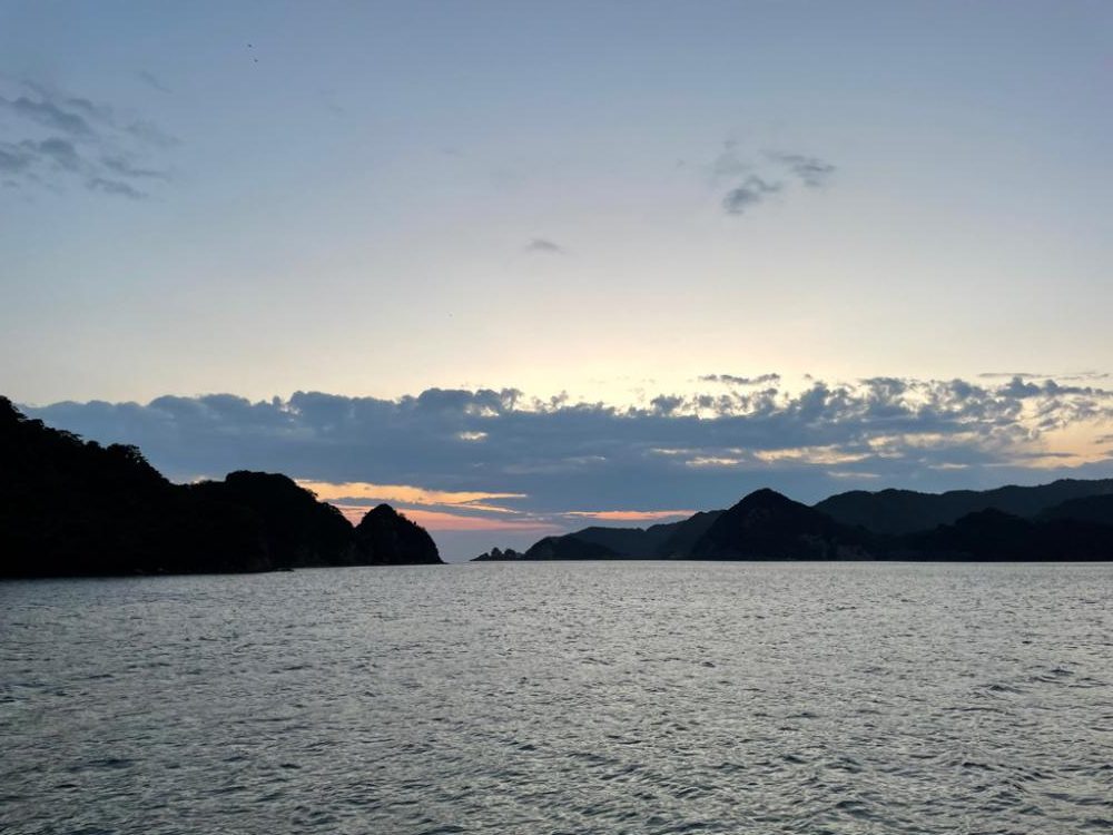 曇りのち、強風のち、雨。