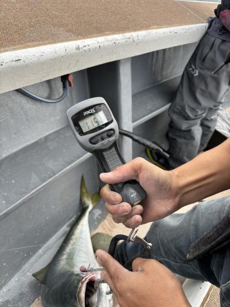 丹後半島沖ジギングで寒ブリ