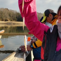 今年の初釣りワカサギ