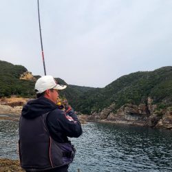 和歌山市江(吉丸渡船)で磯フカセ