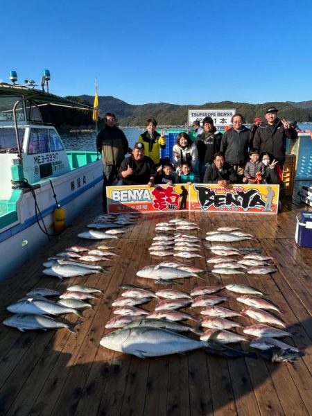 海上釣り堀　辨屋