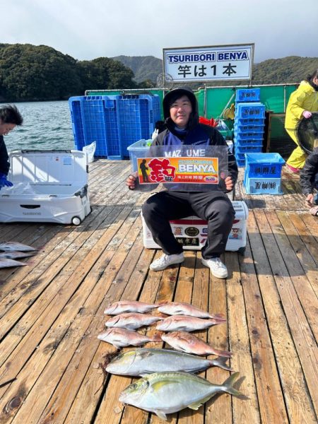 海上釣り堀　辨屋