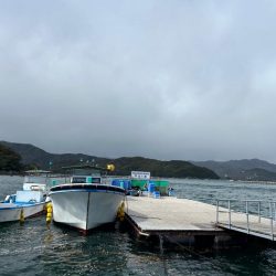 海上釣り堀 辨屋