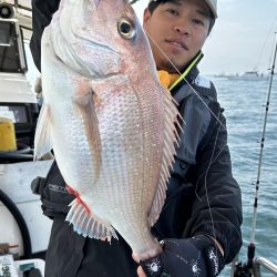 ４月７日（日）（大潮）の釣果（マダイ５１cmなど船中２匹）