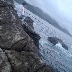 和歌山伊古木の地磯で夜釣り