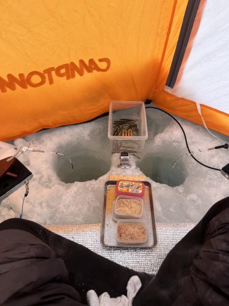 秋元湖氷上ワカサギ