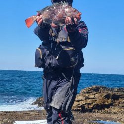 和歌山市江(吉丸渡船)で磯フカセ