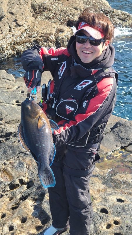 和歌山市江(吉丸渡船)で磯フカセ