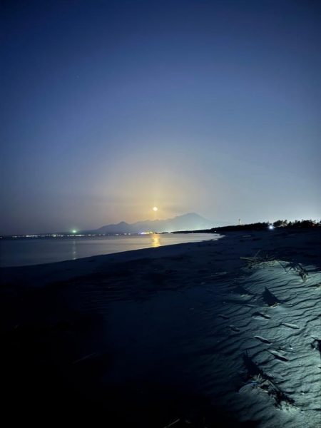 サーフ?絡みの堤防