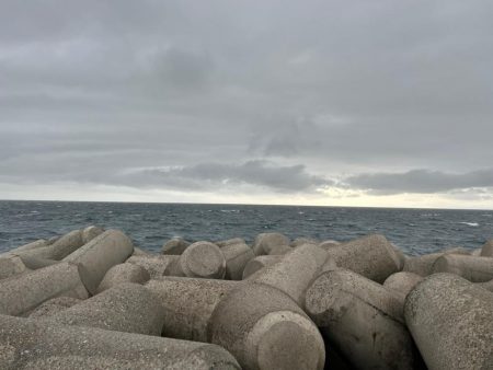 魚津港フカセ 強風で退散