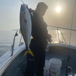 遊漁船　拓丸でジギング