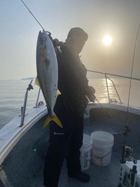 遊漁船　拓丸でジギング